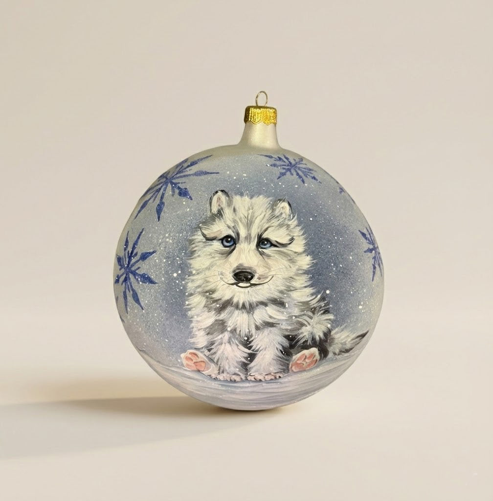 Hand-painted blown glass sphere Ø 150 mm with puppy in the snow