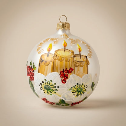 Palla di Natale Ø 10 cm dipinta a mano: candele e fiori d'inverno