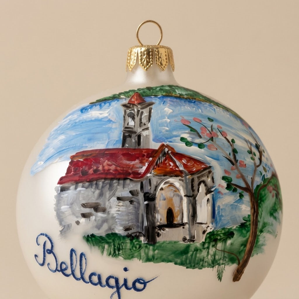 Dettaglio del decoro dipinto a pennello: chiesa di San Martino e scritta Bellagio