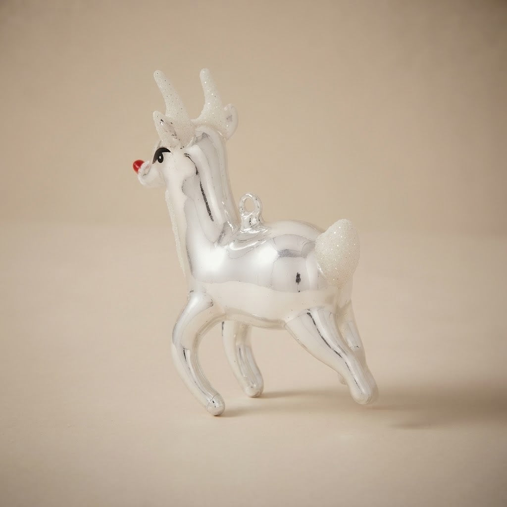 Running reindeer, hand-painted Christmas ornament: decoration detail