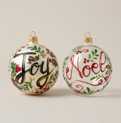 Set da 2 palle di Natale con le scritte Joy e Noël, dipinte a mano