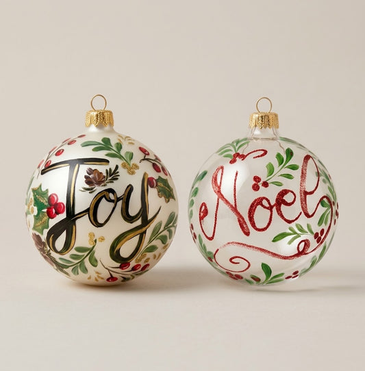 Set da 2 palle di Natale con le scritte Joy e Noël, dipinte a mano